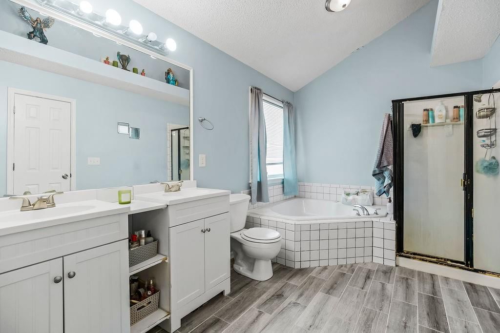 Photo 18 of 33 - 7012 E 123rd Street