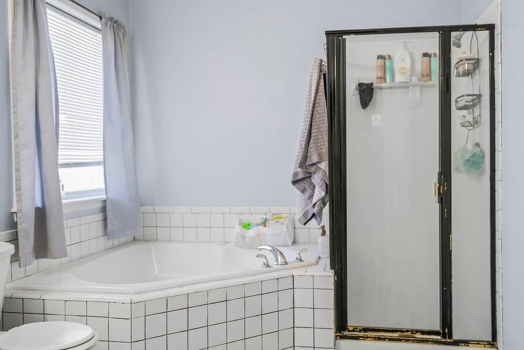 Photo 19 of 33 - 7012 E 123rd Street