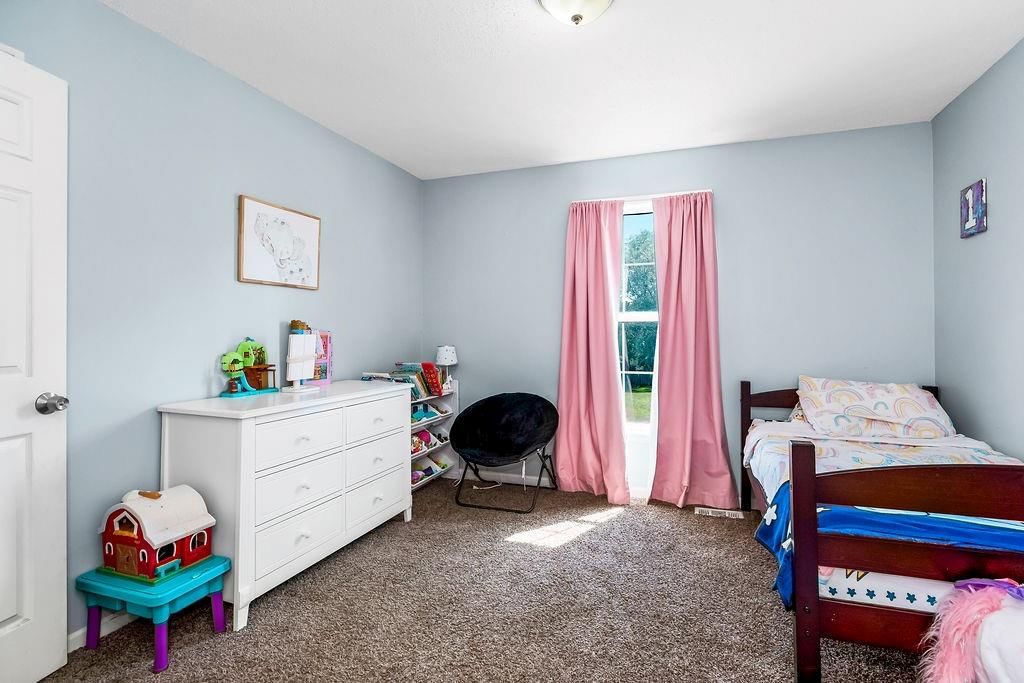 Photo 23 of 33 - 7012 E 123rd Street