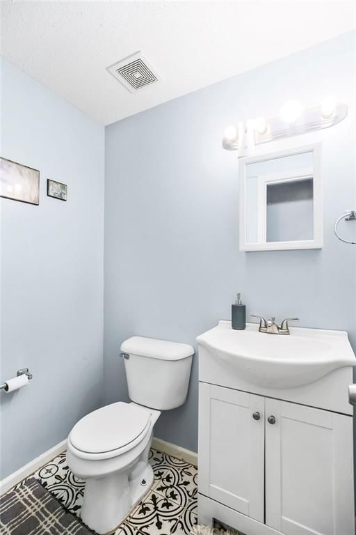 Photo 24 of 33 - 7012 E 123rd Street
