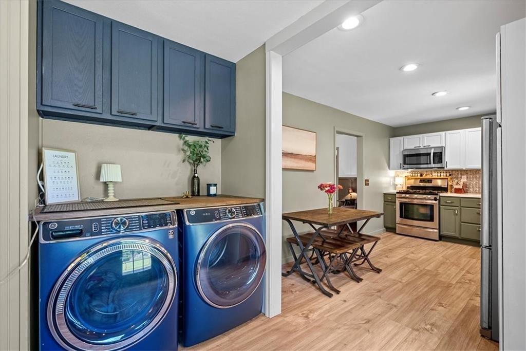 Photo 13 of 32 - 404 W 3rd Street