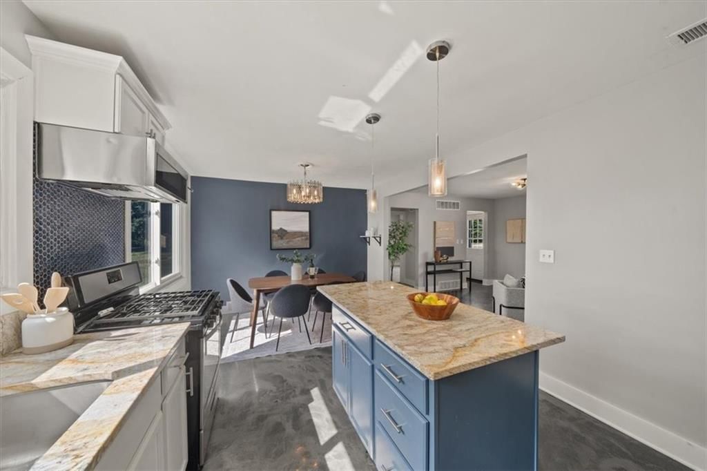 Photo 9 of 18 - 2237 W 79th Street