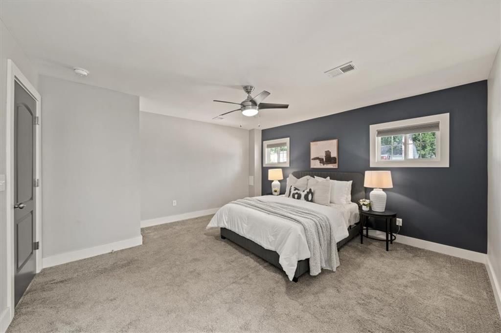 Photo 11 of 18 - 2237 W 79th Street