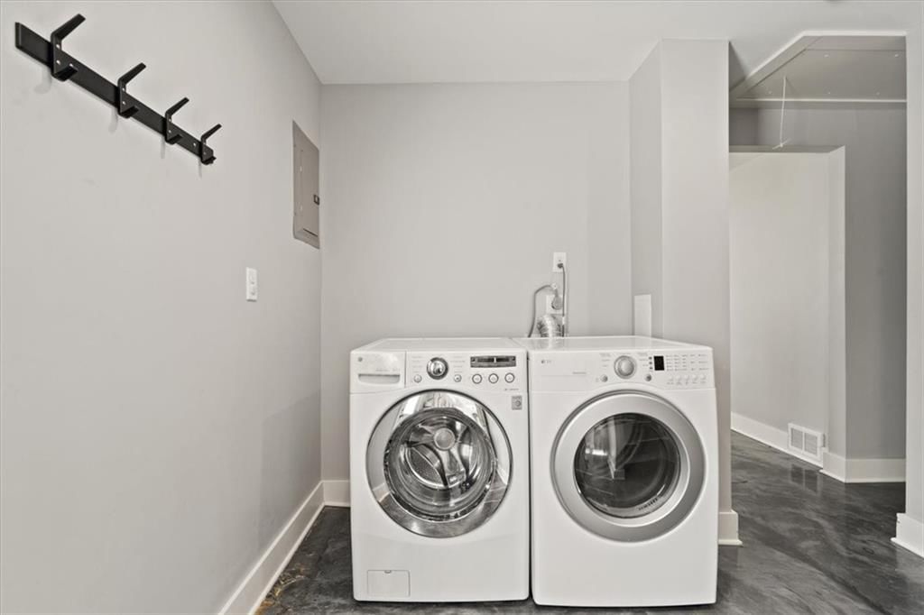 Photo 13 of 18 - 2237 W 79th Street