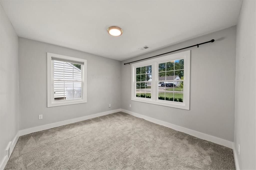 Photo 16 of 18 - 2237 W 79th Street