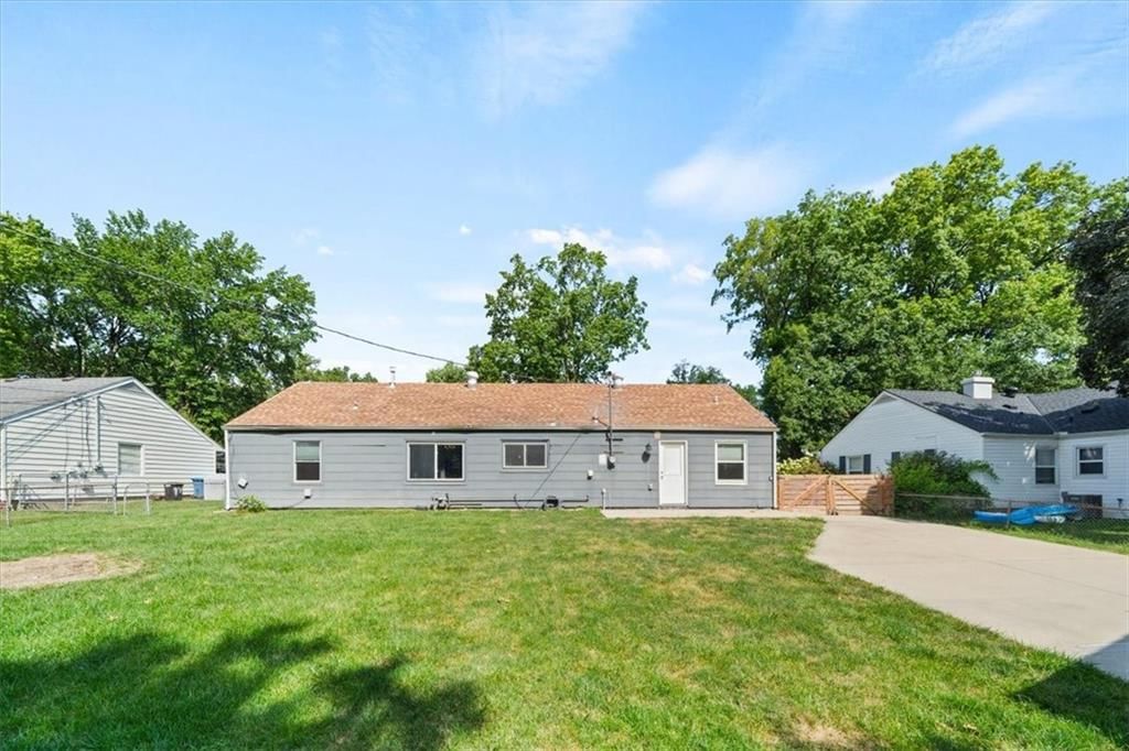 Photo 17 of 18 - 2237 W 79th Street