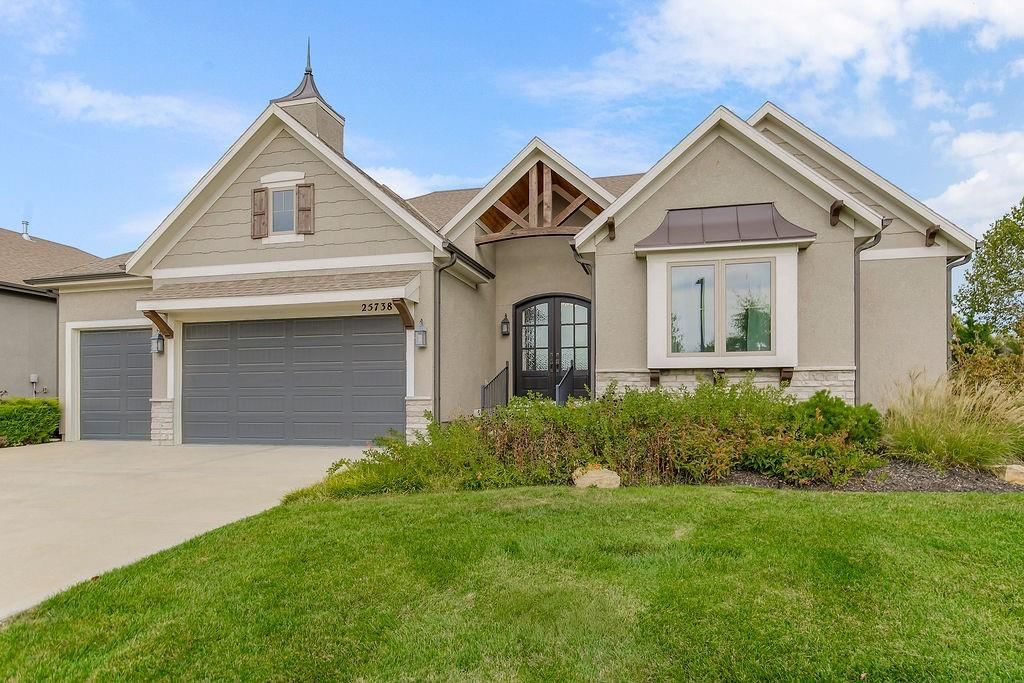 25738 W 96 Street, Lenexa, KS