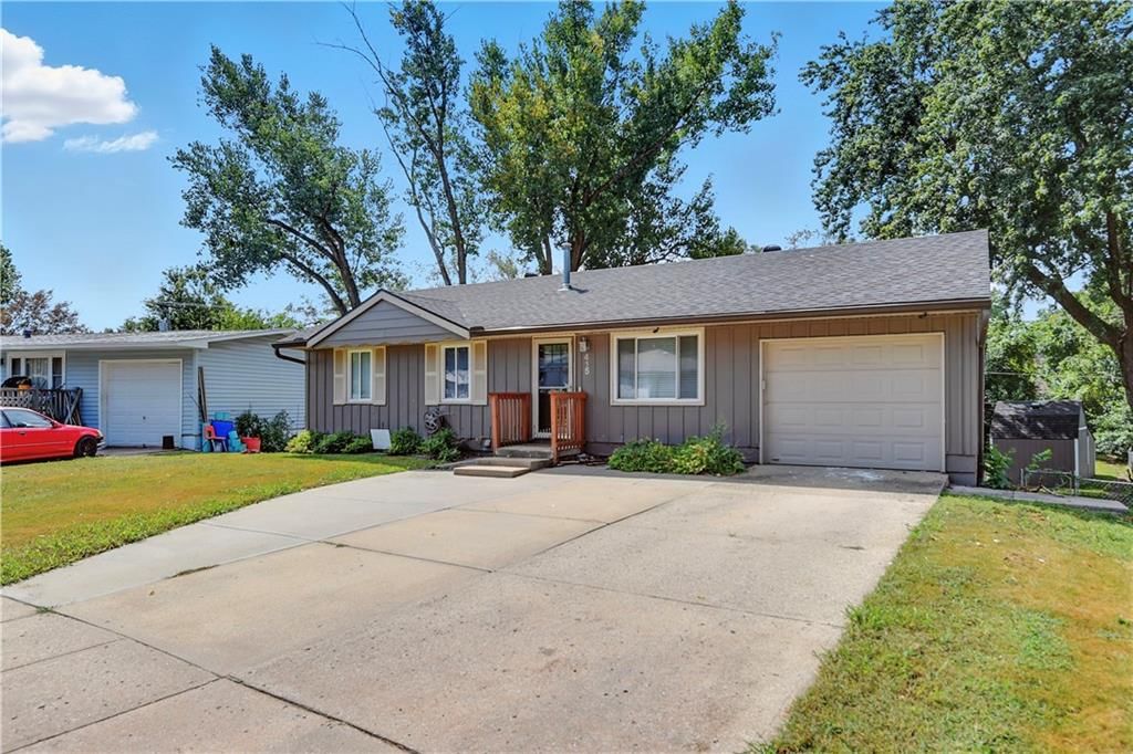 415 Fairlane Street, Lansing, KS