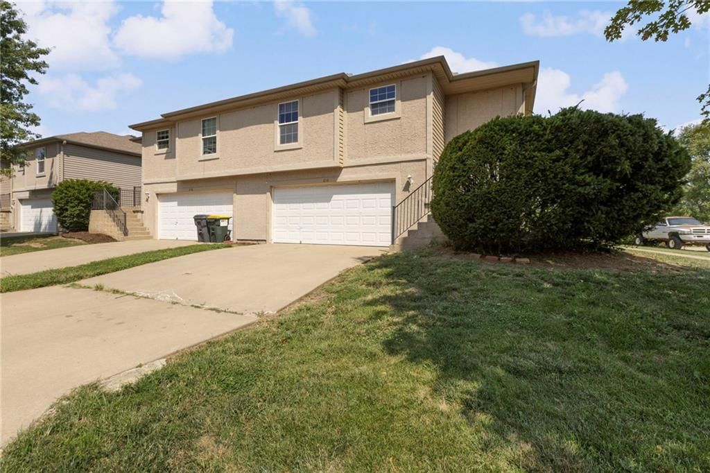 210 N 6th Terrace, Louisburg, KS