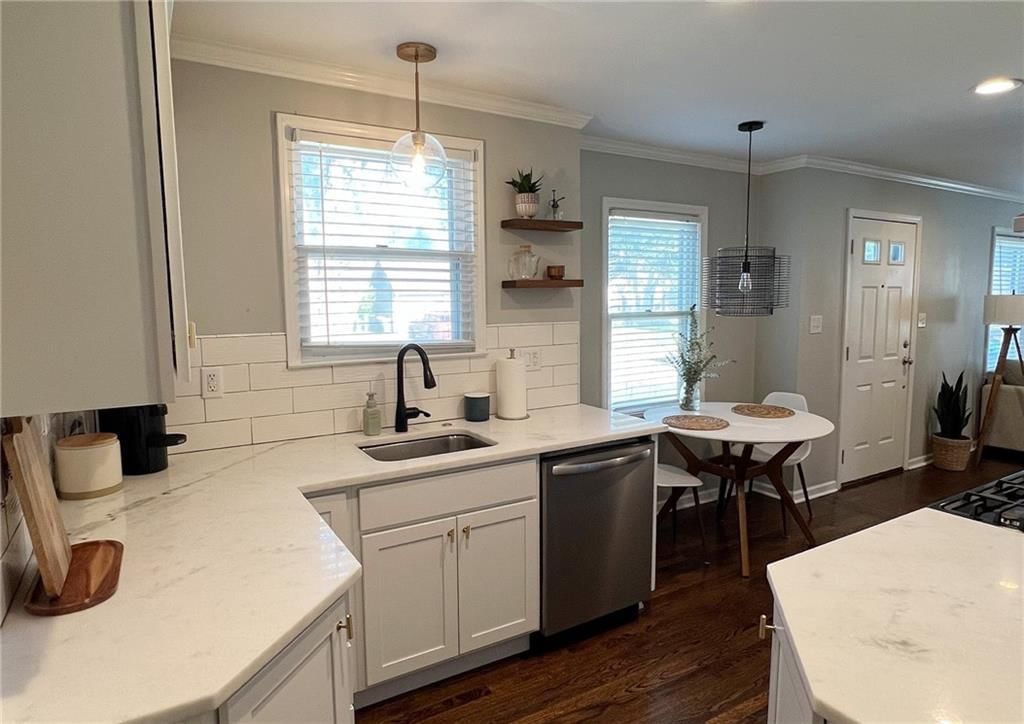 5004 Juniper Street — photo 8