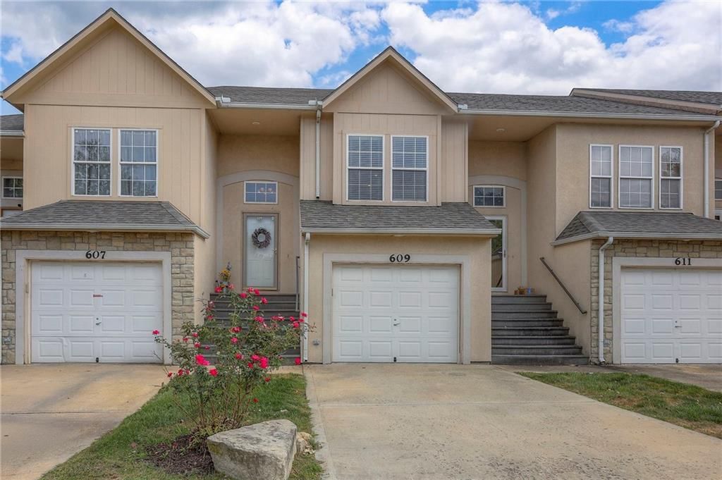 609 S Woodson Lane — photo 2