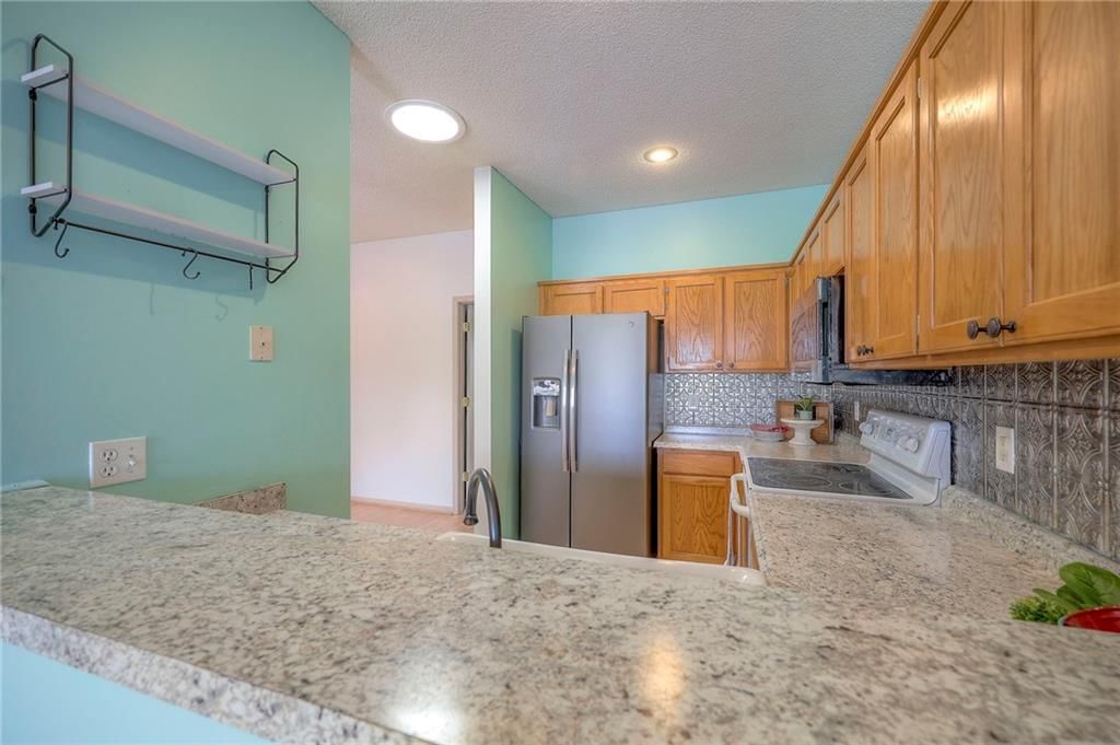 609 S Woodson Lane — photo 10