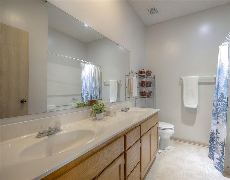 609 S Woodson Lane — photo 18