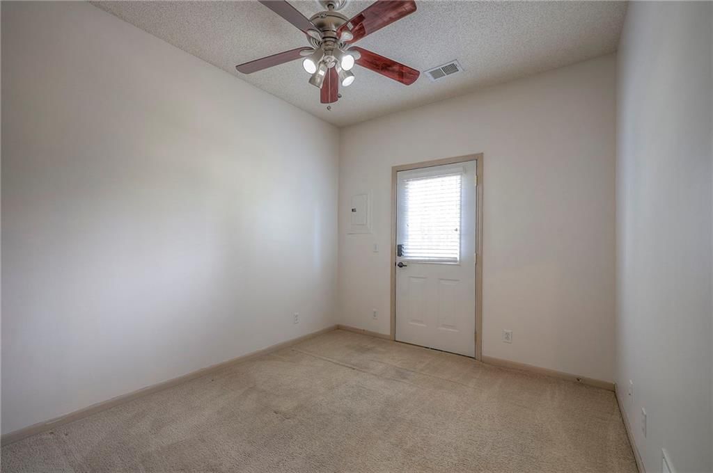 609 S Woodson Lane — photo 21
