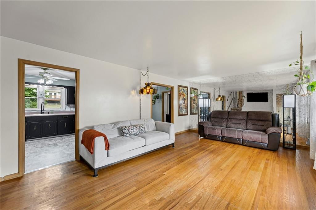 Photo 6 of 42 - 1504 NE 51st Street