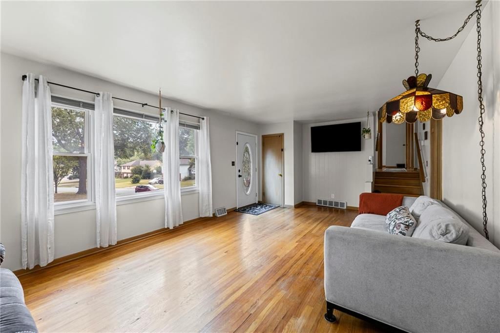 Photo 8 of 42 - 1504 NE 51st Street