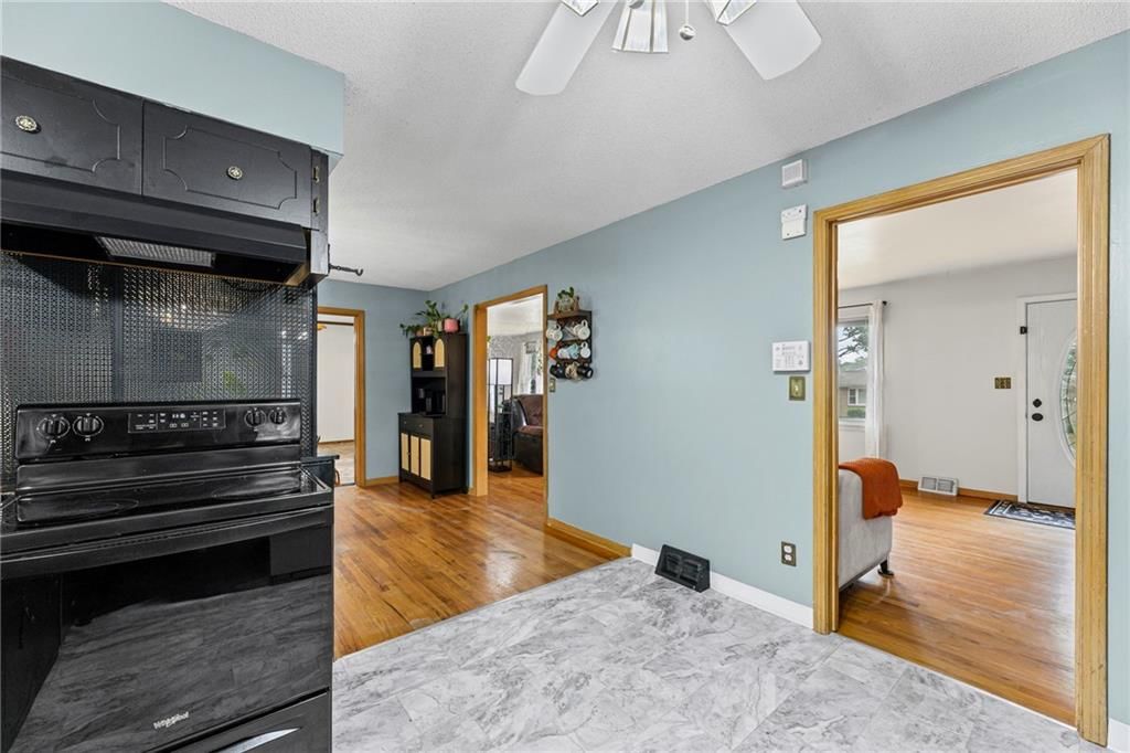 Photo 15 of 42 - 1504 NE 51st Street