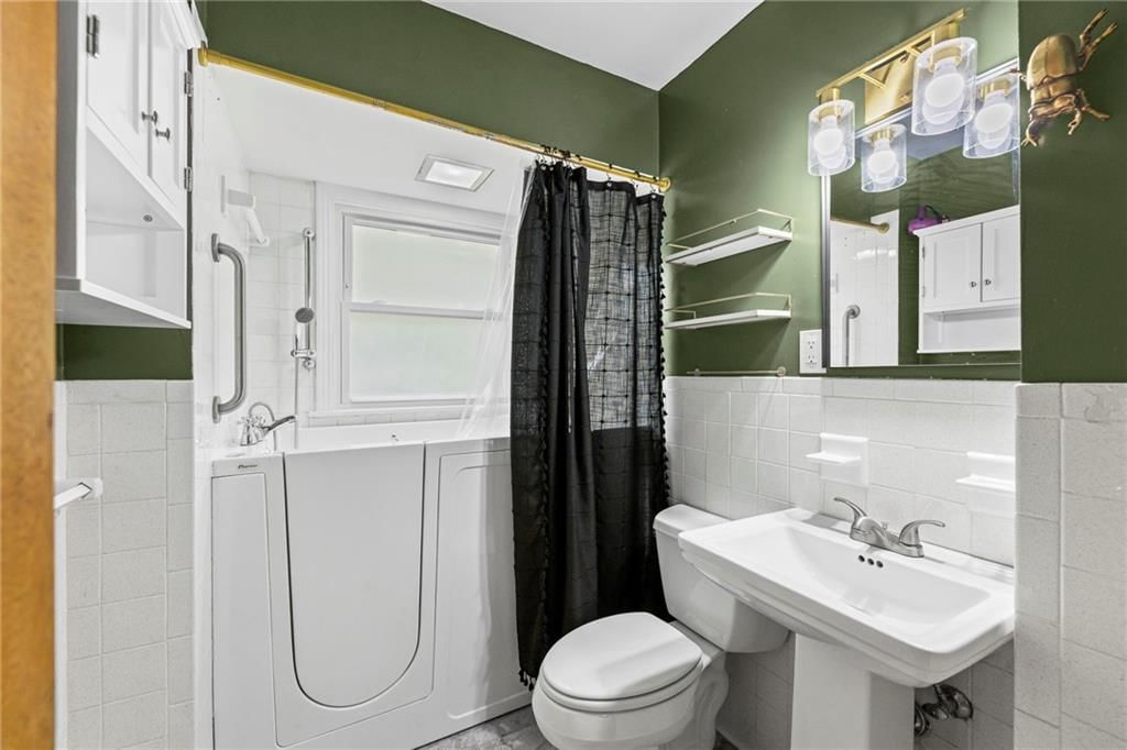 Photo 27 of 42 - 1504 NE 51st Street