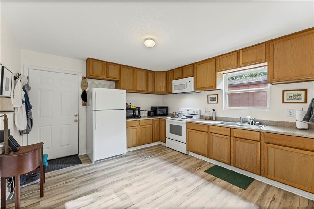 Photo 5 of 47 - 130 Spruce Drive