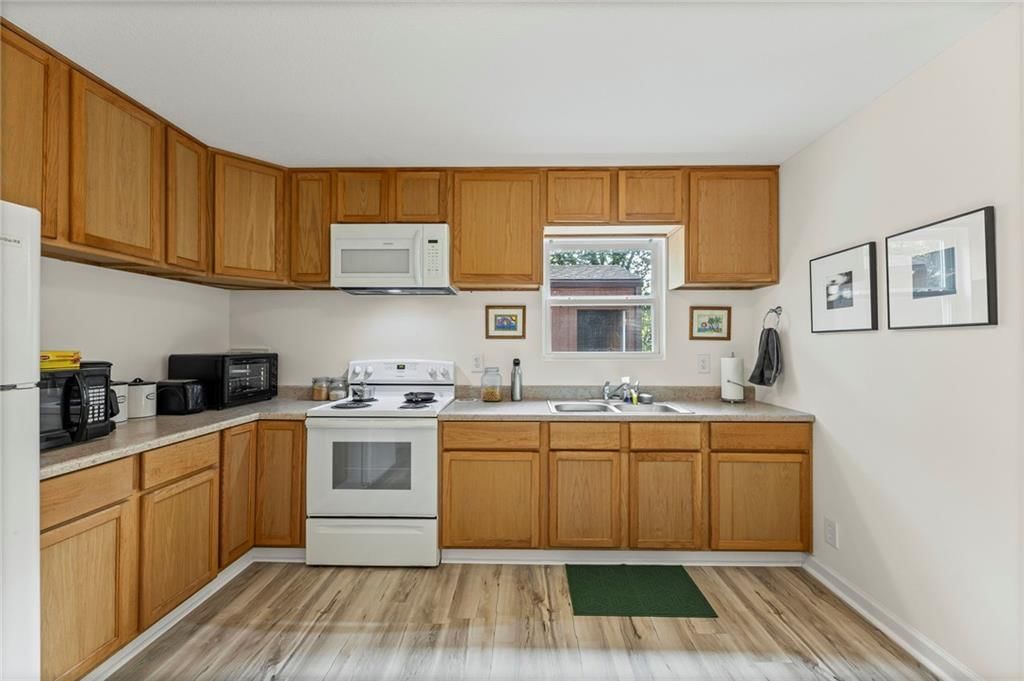 Photo 7 of 47 - 130 Spruce Drive
