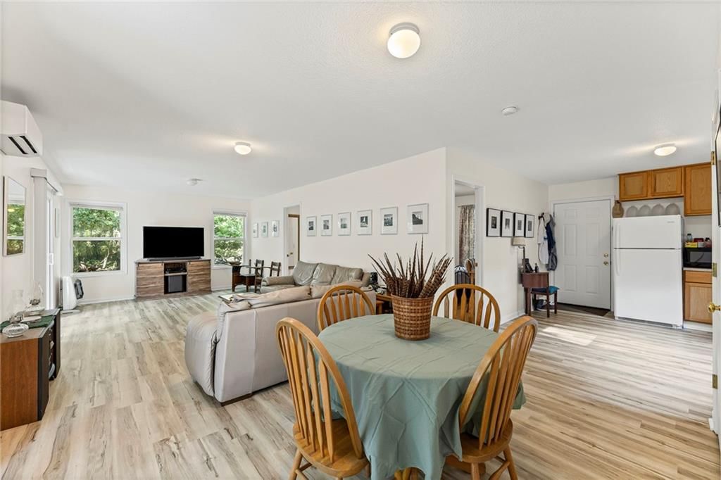 Photo 9 of 47 - 130 Spruce Drive