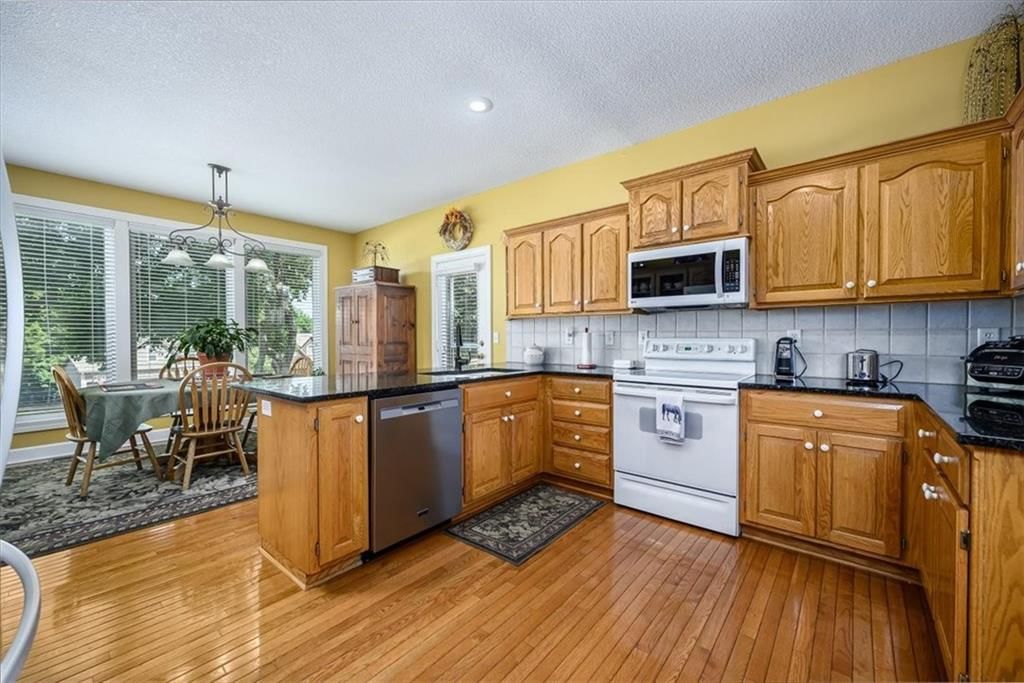 Photo 6 of 35 - 23710 W 53rd Terrace
