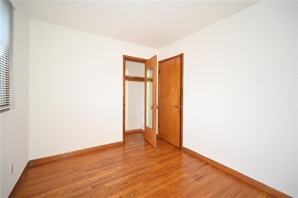 Photo 18 of 32 - 5255 Spruce Avenue