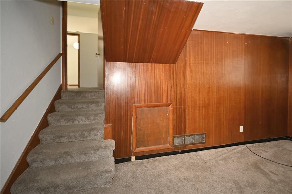 Photo 23 of 32 - 5255 Spruce Avenue