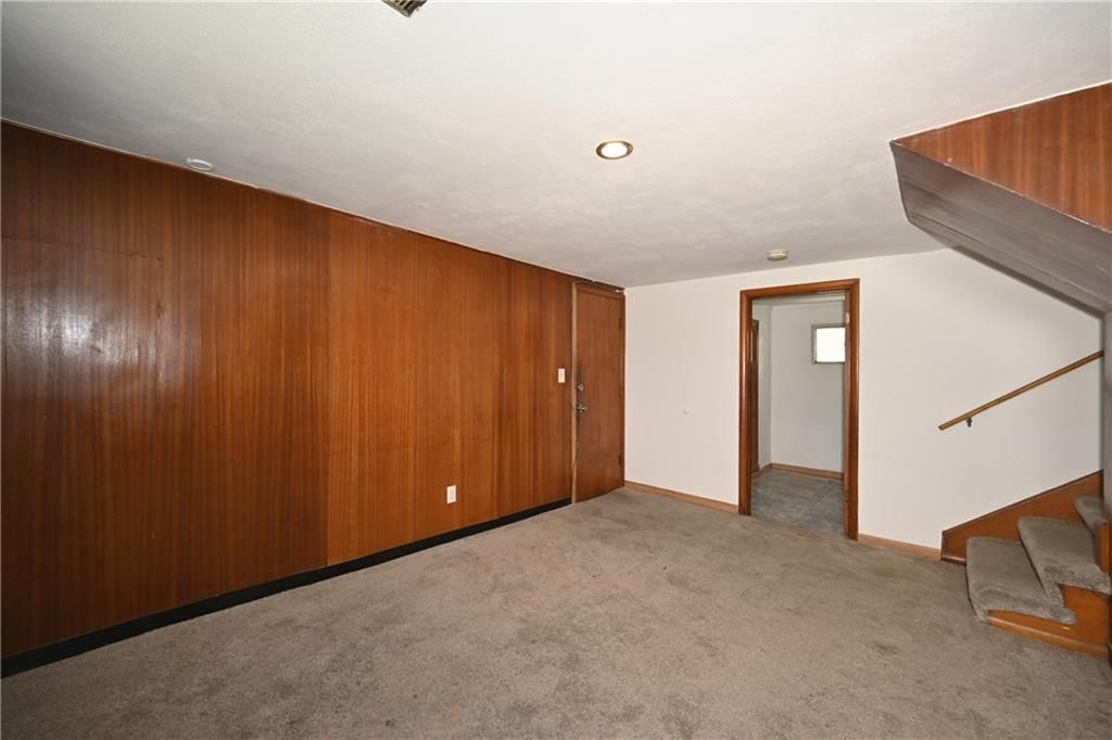 Photo 24 of 32 - 5255 Spruce Avenue