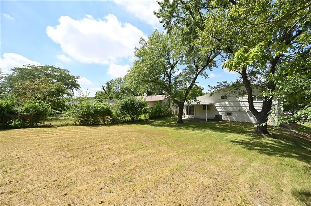 Photo 31 of 32 - 5255 Spruce Avenue