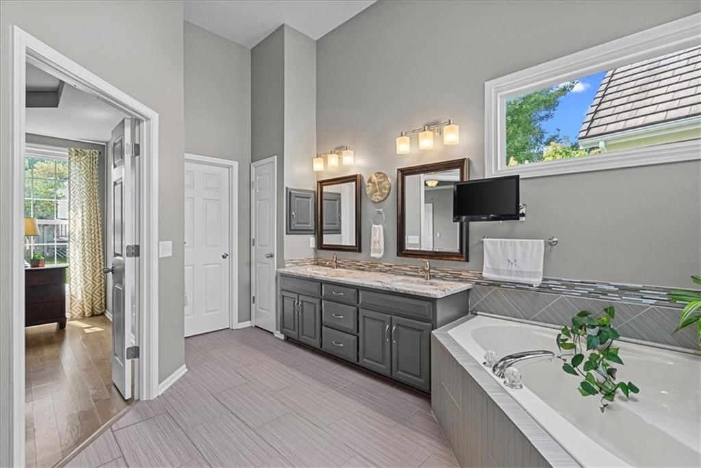 2213 W 122 Street — photo 15