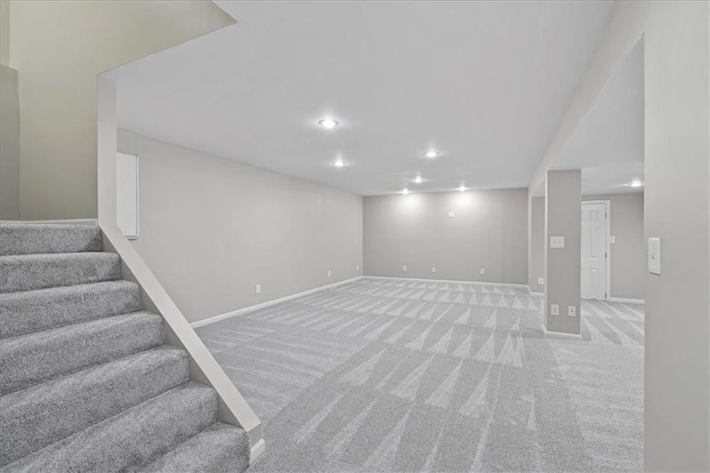 2213 W 122 Street — photo 28