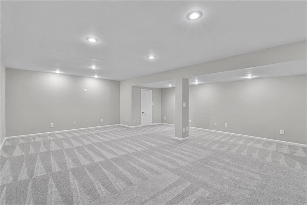 2213 W 122 Street — photo 29