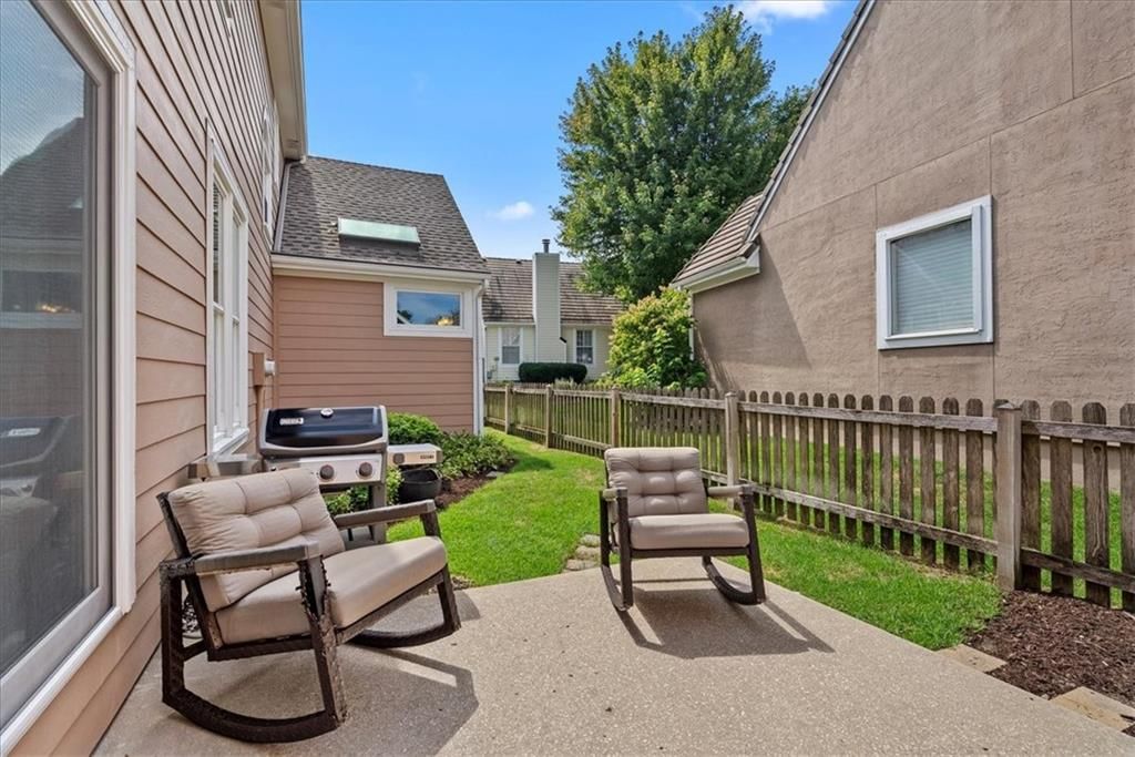 2213 W 122 Street — photo 36