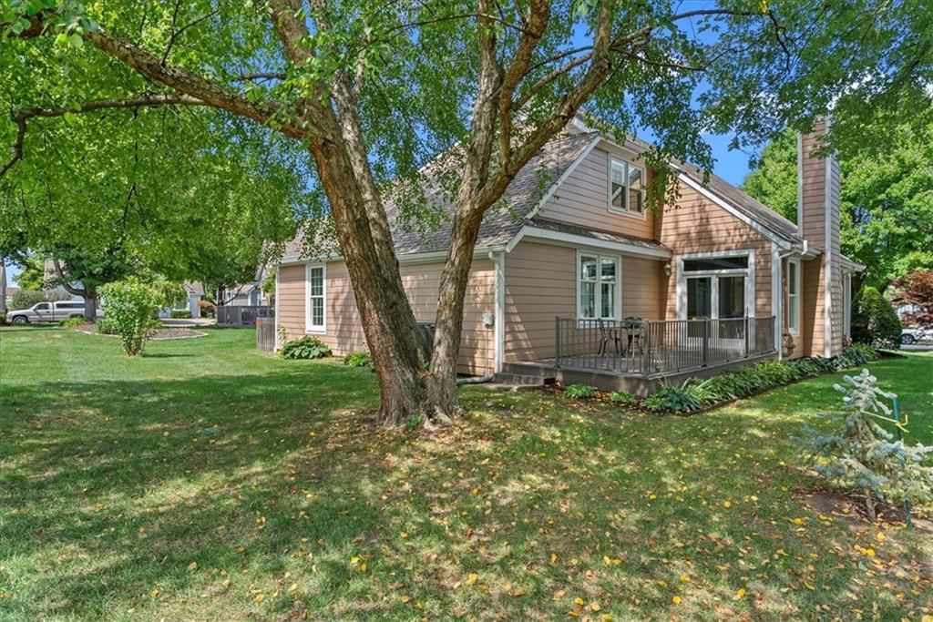2213 W 122 Street — photo 37