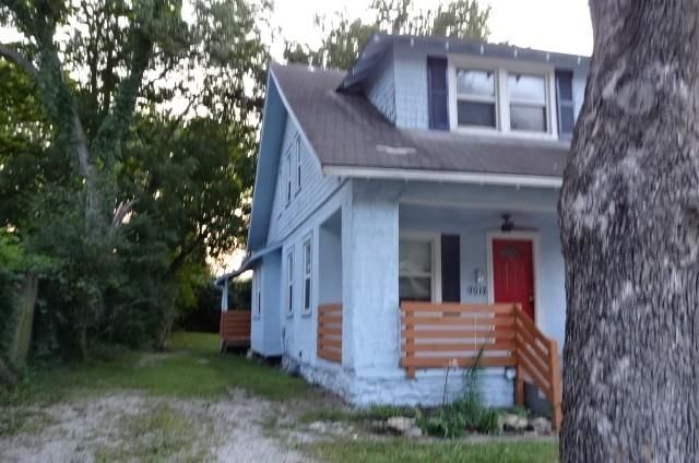 7012 S Benton Avenue — photo 2
