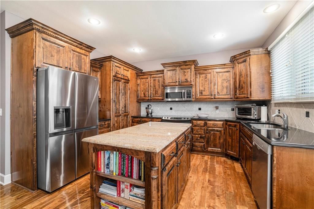 Photo 16 of 47 - 601 SW 33rd Street