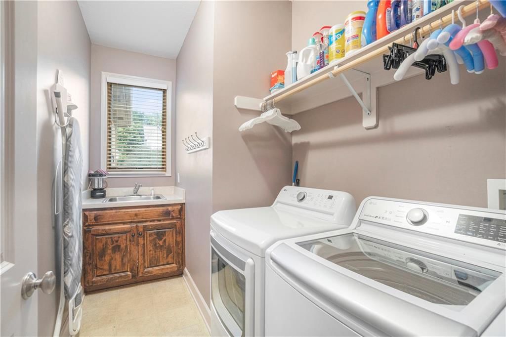 Photo 18 of 47 - 601 SW 33rd Street