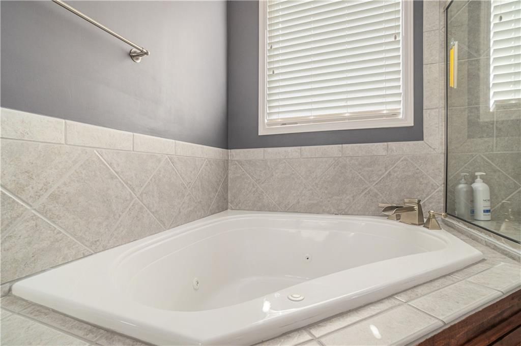 Photo 25 of 47 - 601 SW 33rd Street