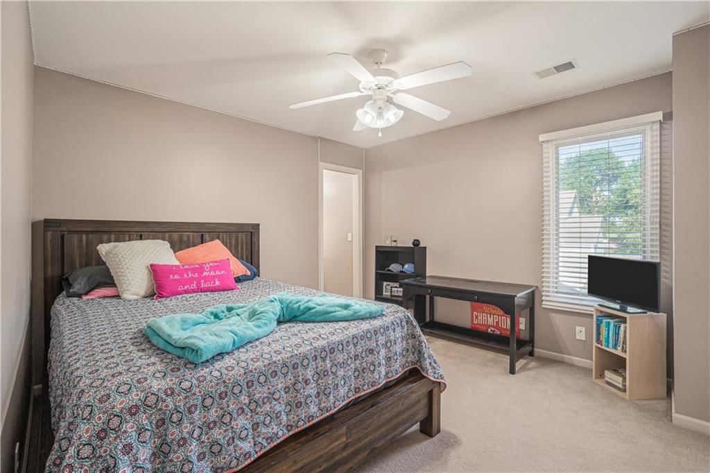 Photo 33 of 47 - 601 SW 33rd Street