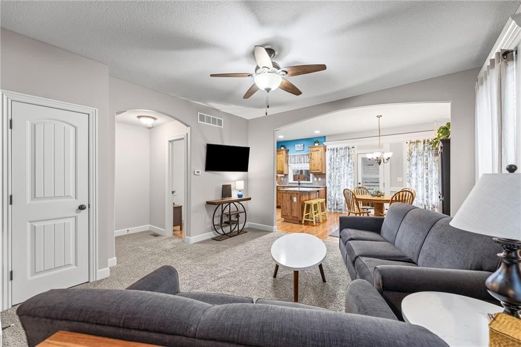 34034 W 90TH Circle — photo 8