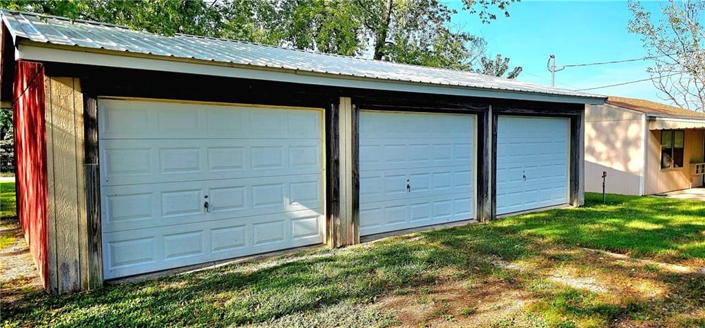 9100 Woodson Road — photo 25