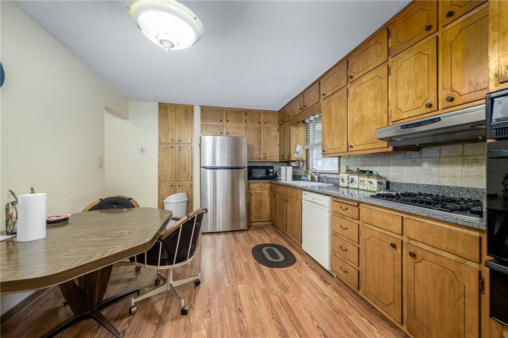 Photo 5 of 12 - 2720 N 72nd Street