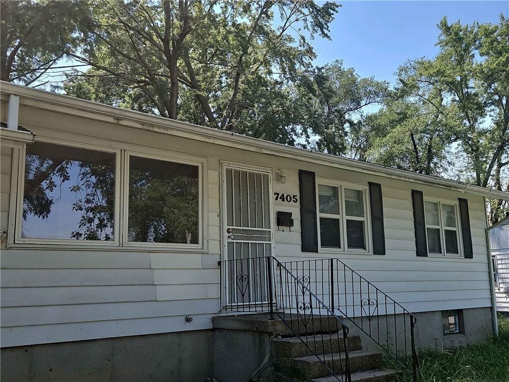 7405 E 49th Street, Kansas City, MO