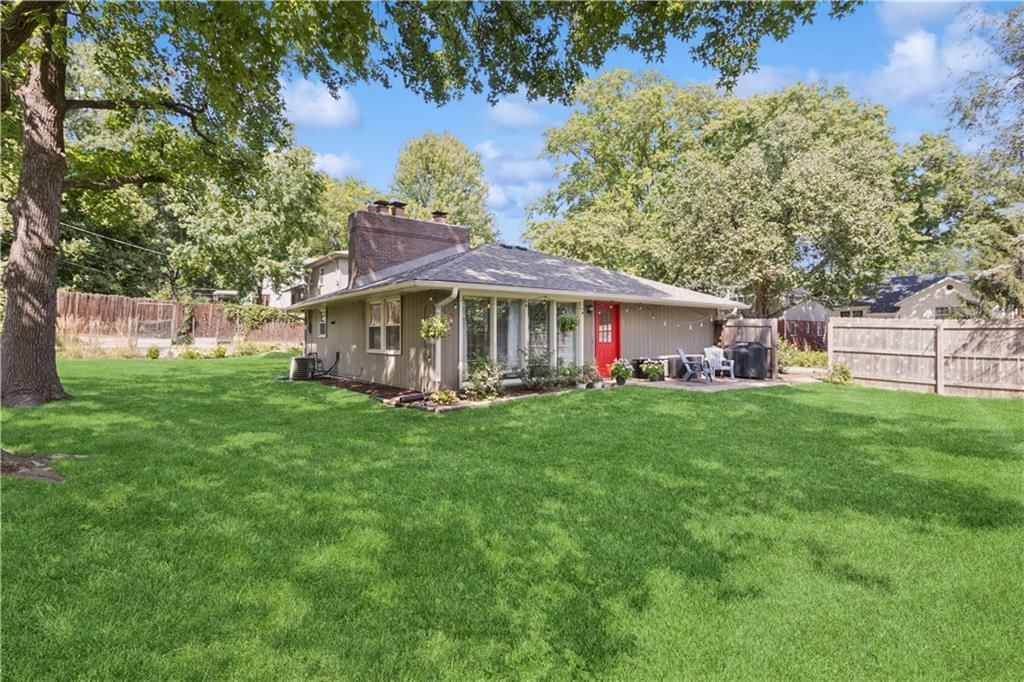 5240 Maple Street — photo 22