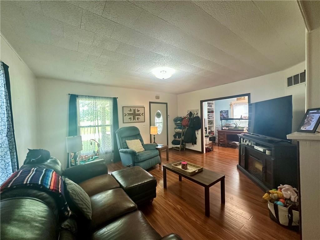 406 E Cherry Street — photo 5