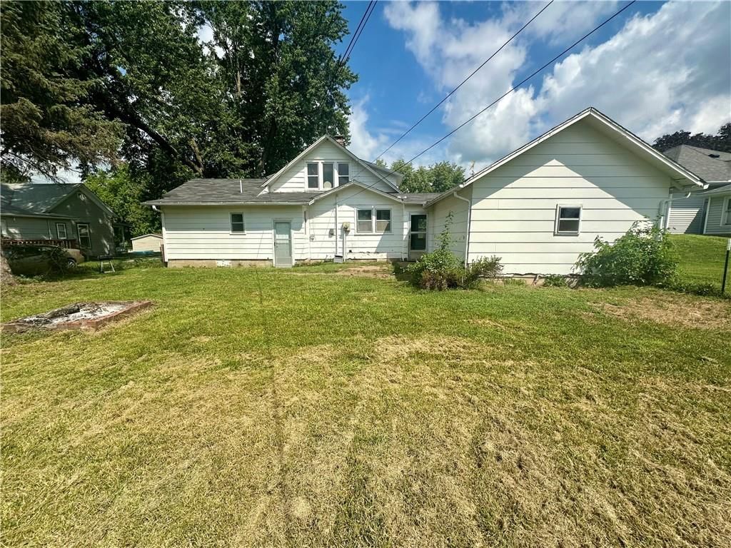 406 E Cherry Street — photo 26