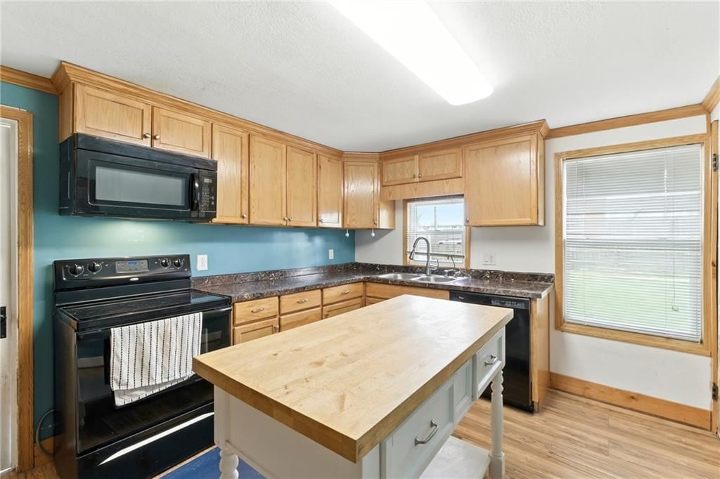 Photo 5 of 29 - 515 2nd Street