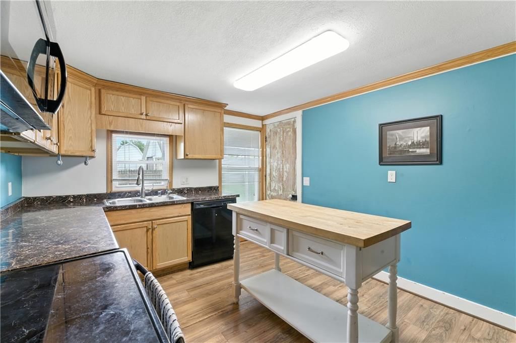 Photo 10 of 29 - 515 2nd Street