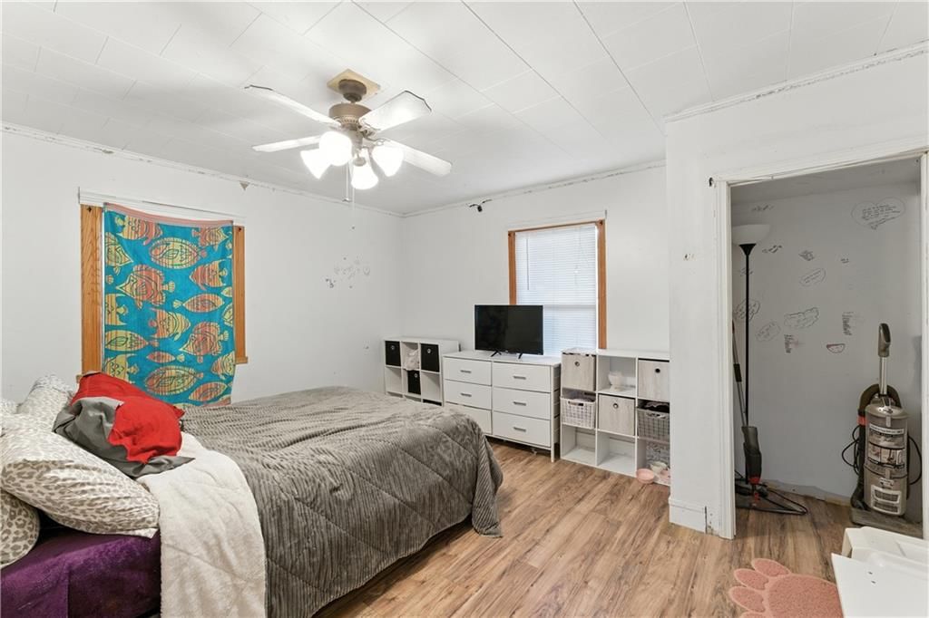 Photo 11 of 29 - 515 2nd Street